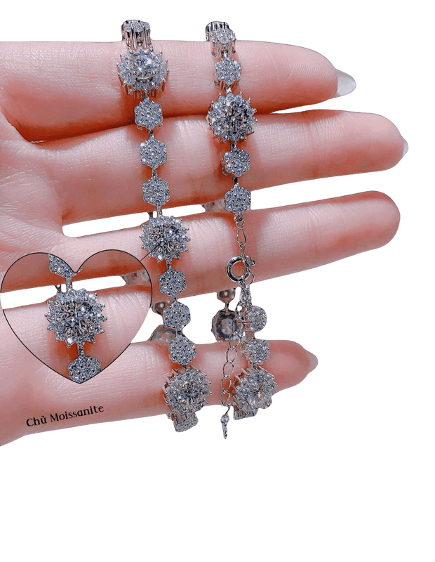 LumiaMoiss Radiant Bracelet – Sparkle in Every Motion