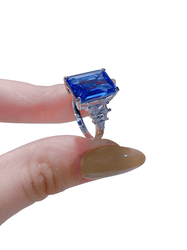 Royal Sapphire Radiance – 5.5CT Look Bold Elegance