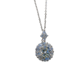 PetalGlow Moissanite Pendant – Minimal Bloom, Maximum Sparkle
