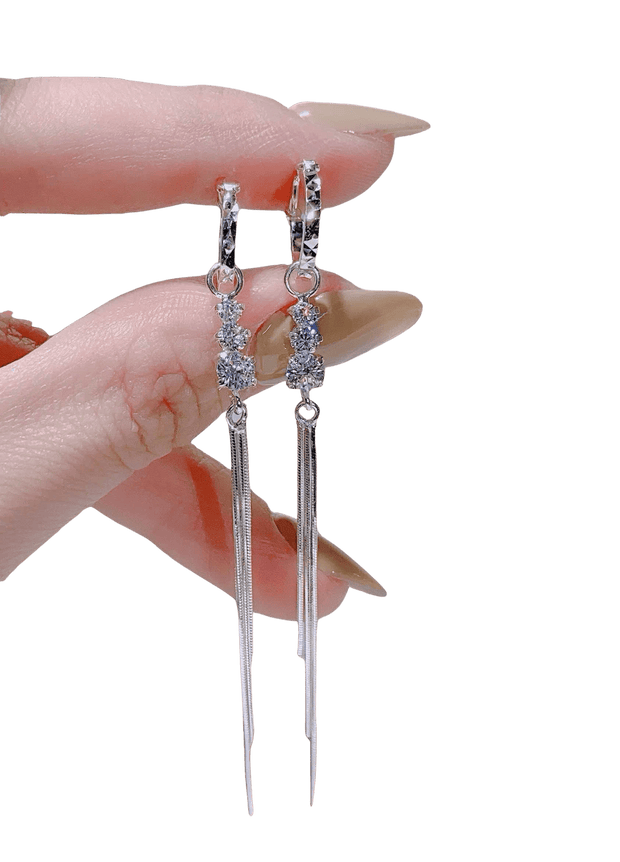 LumiaDrop Moissanite Earrings – Modern Minimalist Sparkle