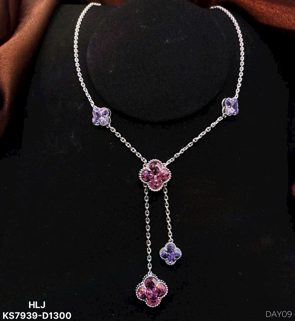 HLJN018 Lumia CloverCascade Necklace – Platinum Statement Gift