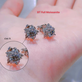 PetalHalo Moissanite Stud Earrings – Classic Sparkle