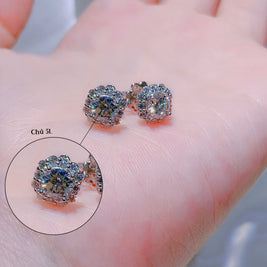PetalHalo Moissanite Stud Earrings – Classic Sparkle