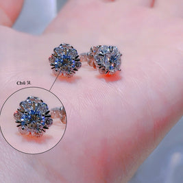 PetalHalo Moissanite Stud Earrings – Classic Sparkle