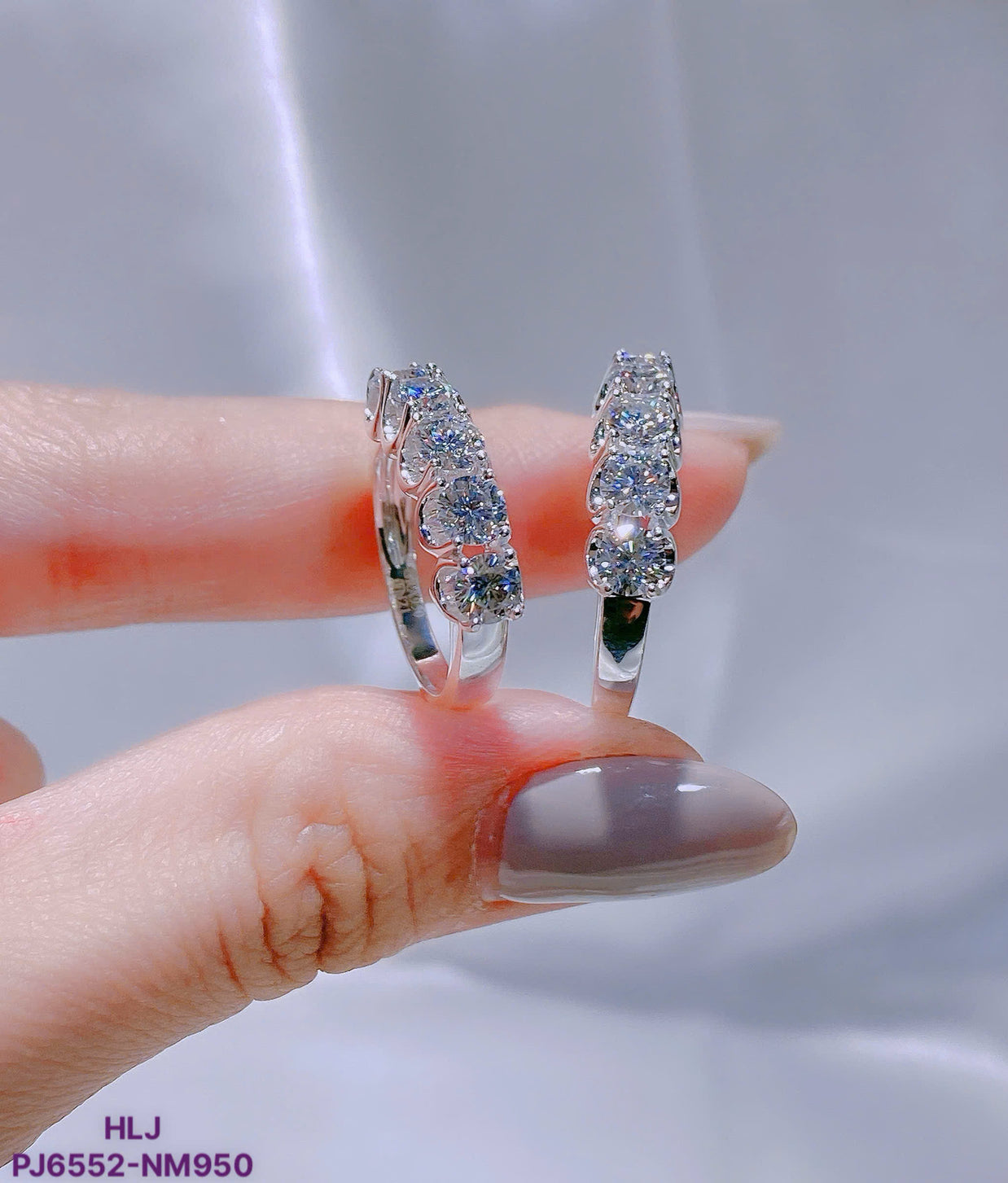 HLJR19 Aura BaguetteLuxe Ring – Platinum Anniversary Gift