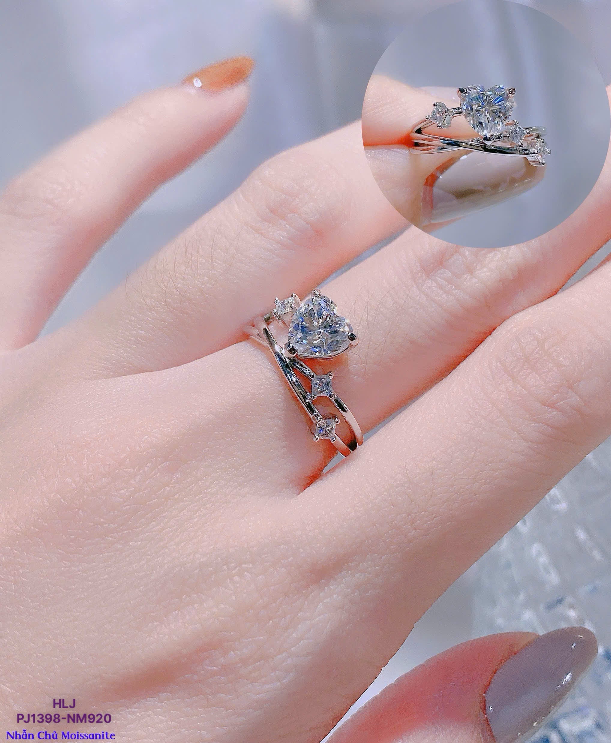 HLJR19 Aura BaguetteLuxe Ring – Platinum Anniversary Gift