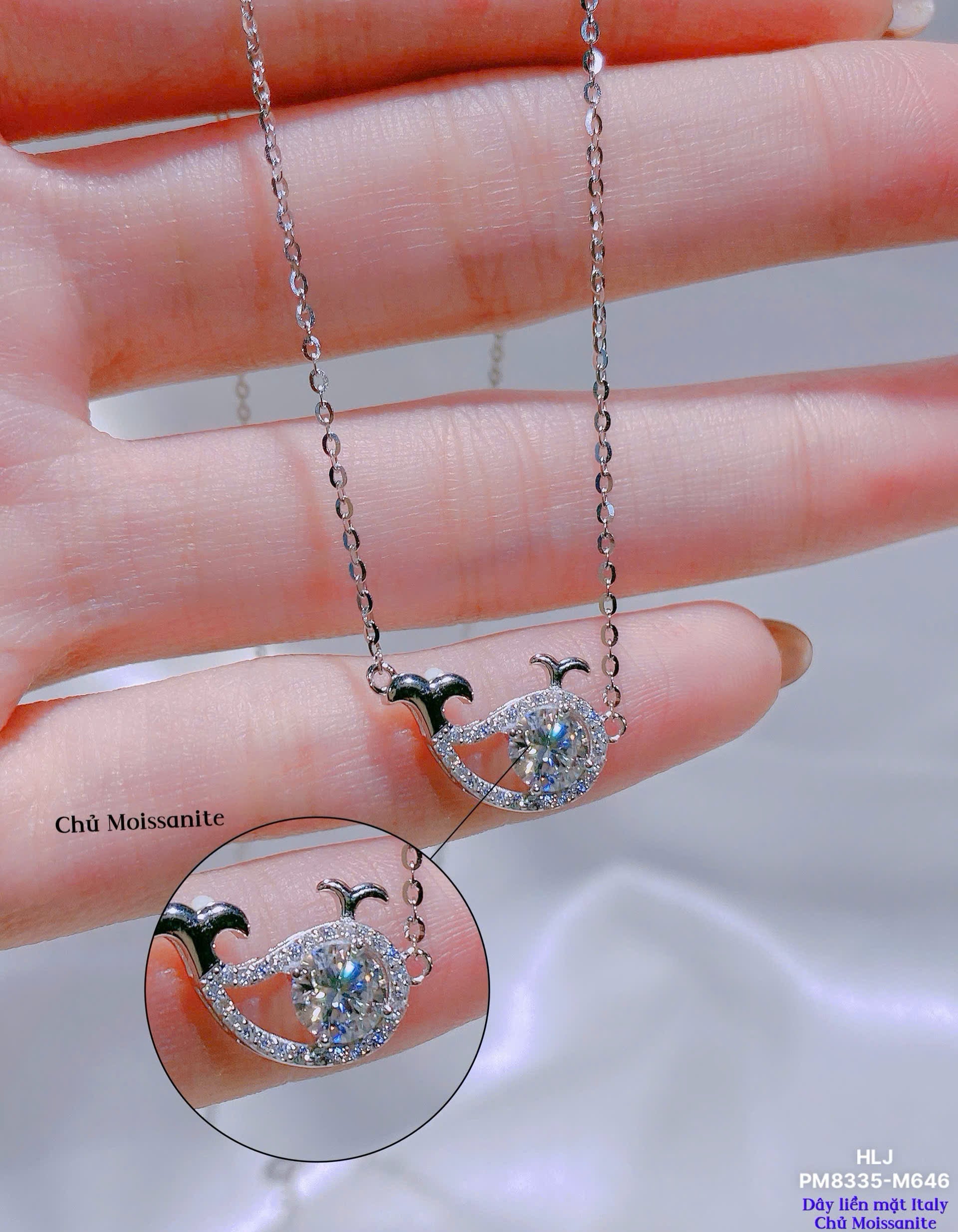 SwanGrace Moissanite Pendant – Elegant Curve, Eternal Shine