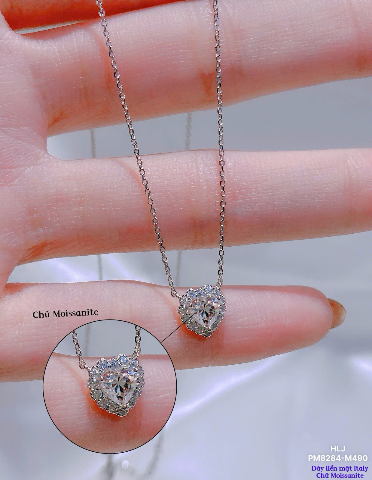 PetalGlow Moissanite Pendant – Minimal Bloom, Maximum Sparkle