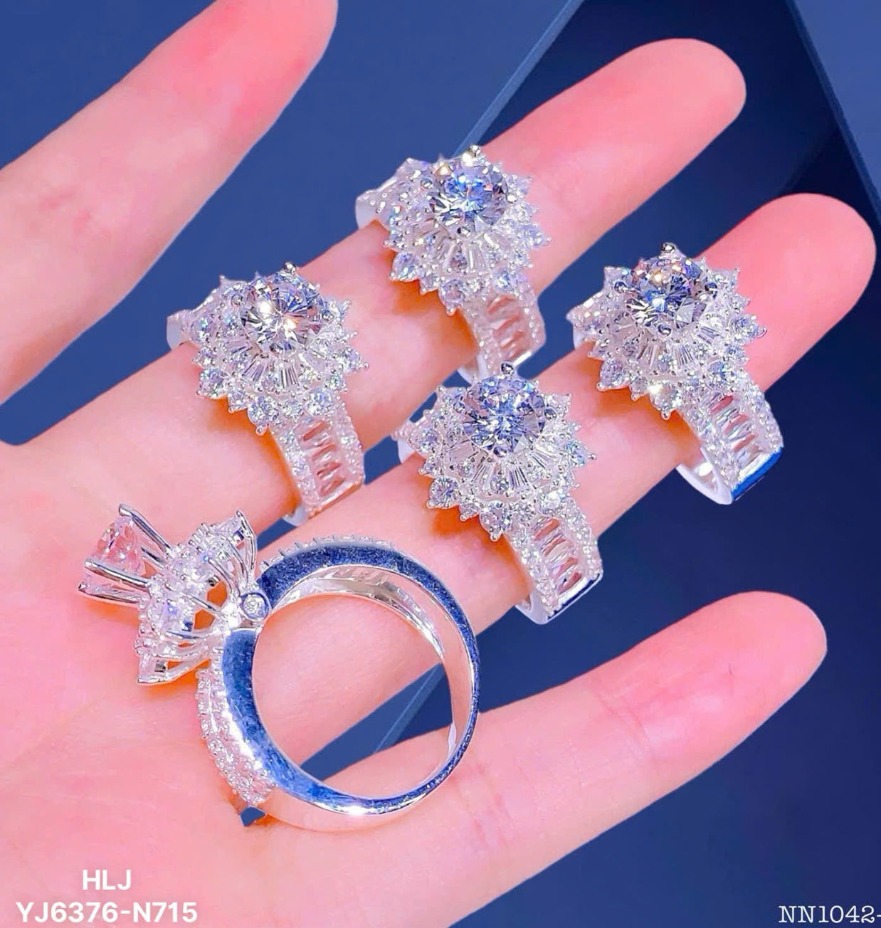 Aurora Bloom Moissanite Ring – Grand Halo Brilliance