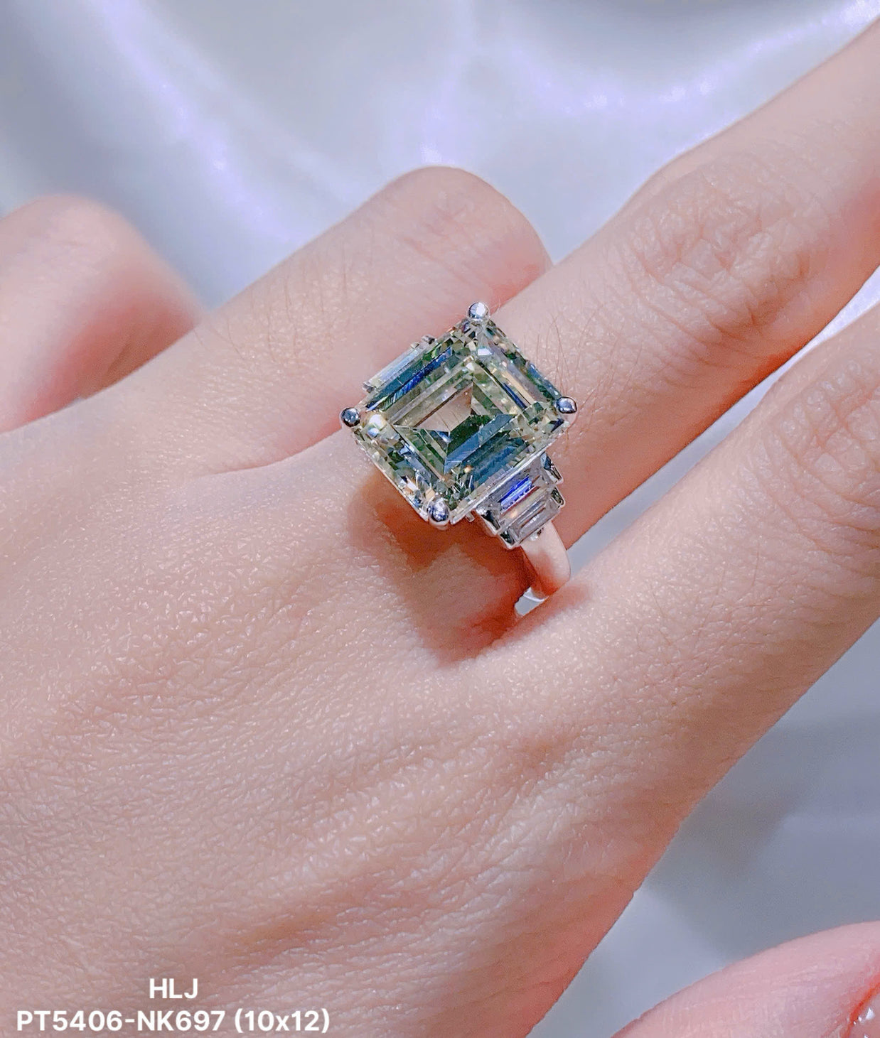 Emerald Muse CZ Ring Statement Gift