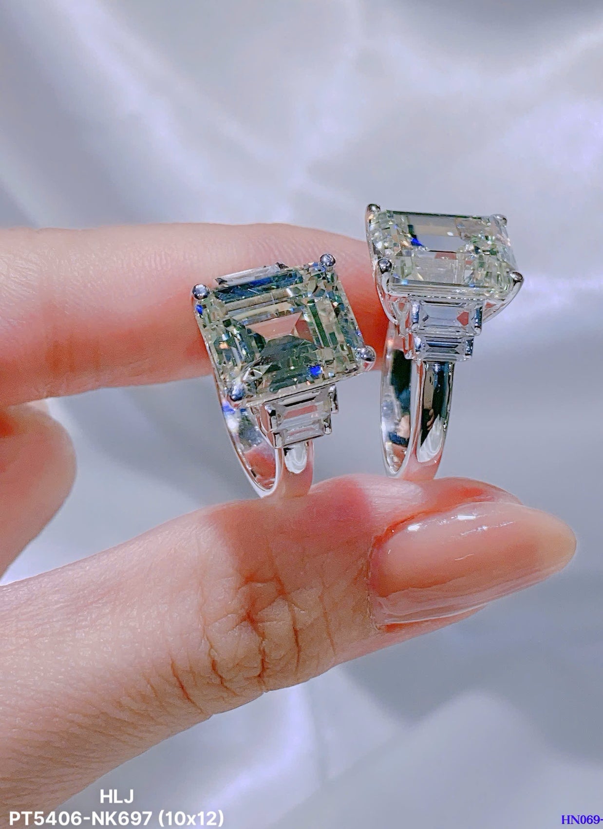 Emerald Muse CZ Ring Statement Gift