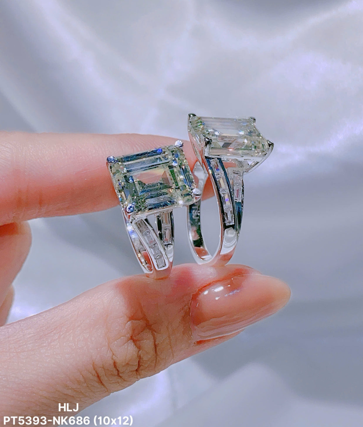 Emerald Muse CZ Ring Statement Gift