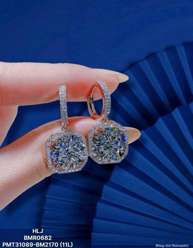 AuraCrown Moissanite Earrings – Bold Brilliance