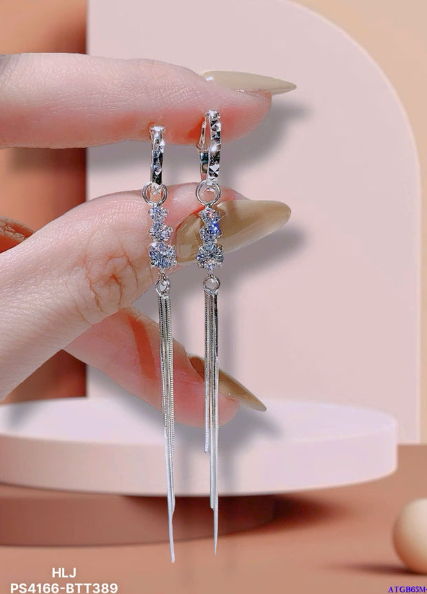 LumiaDrop Moissanite Earrings – Modern Minimalist Sparkle