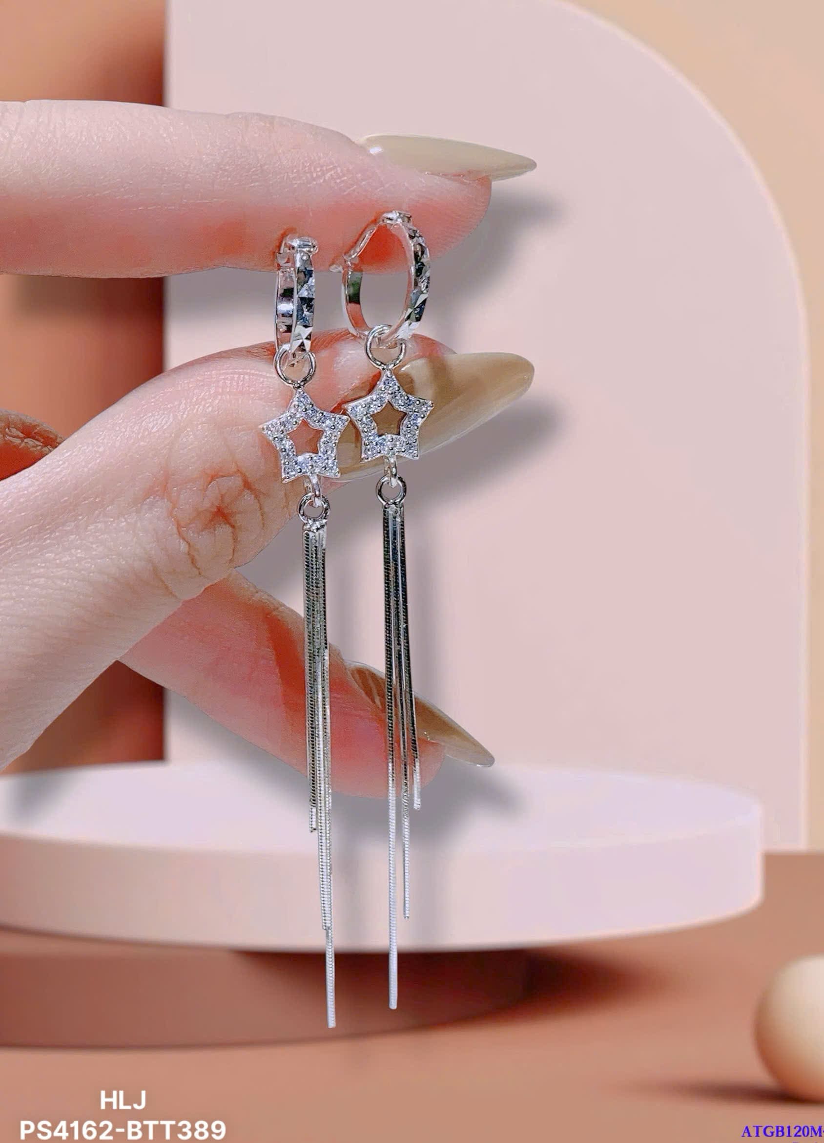 LumiaDrop Moissanite Earrings – Modern Minimalist Sparkle