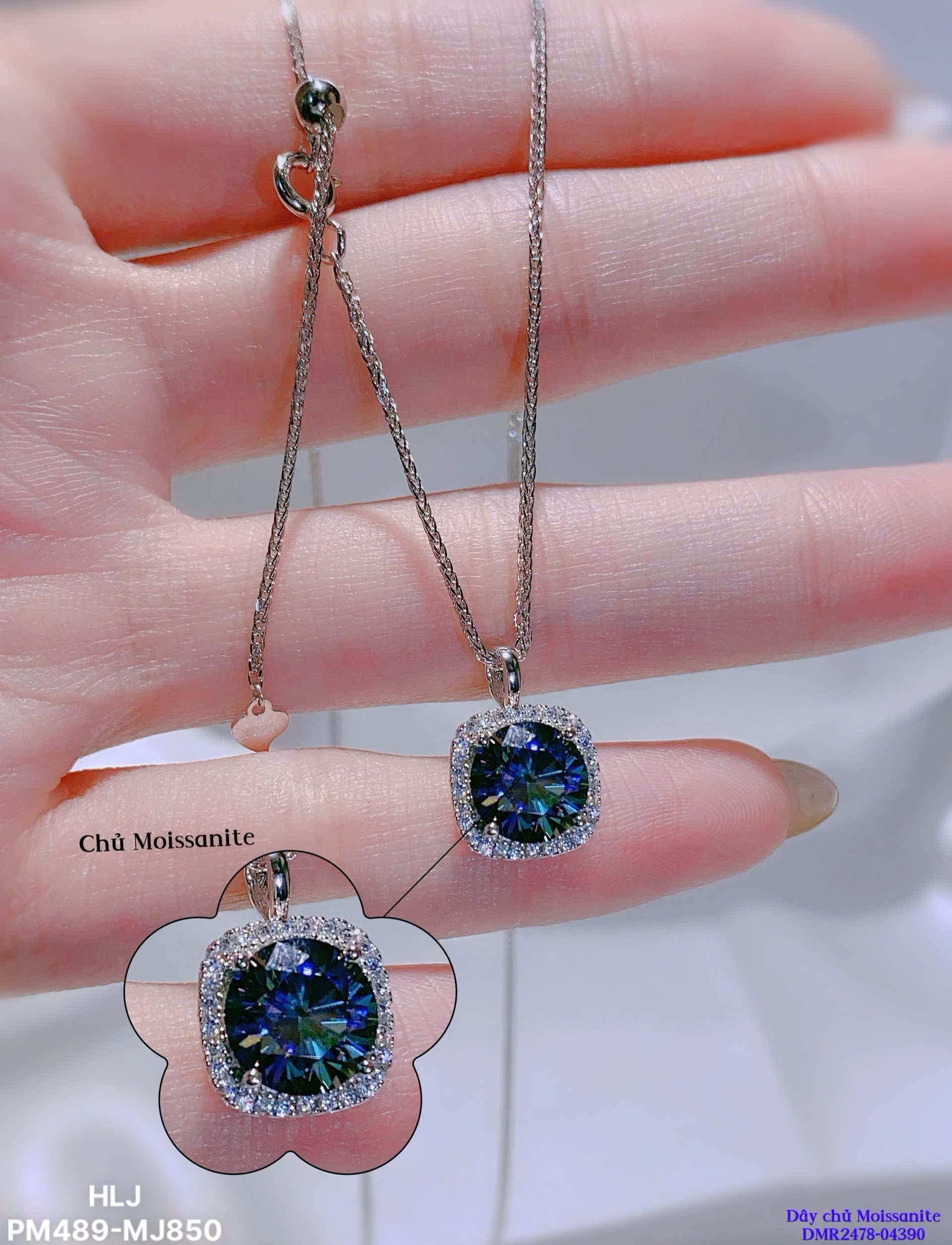 Aurora Moissanite Solitaire Pendant – 3.9CT Firelight