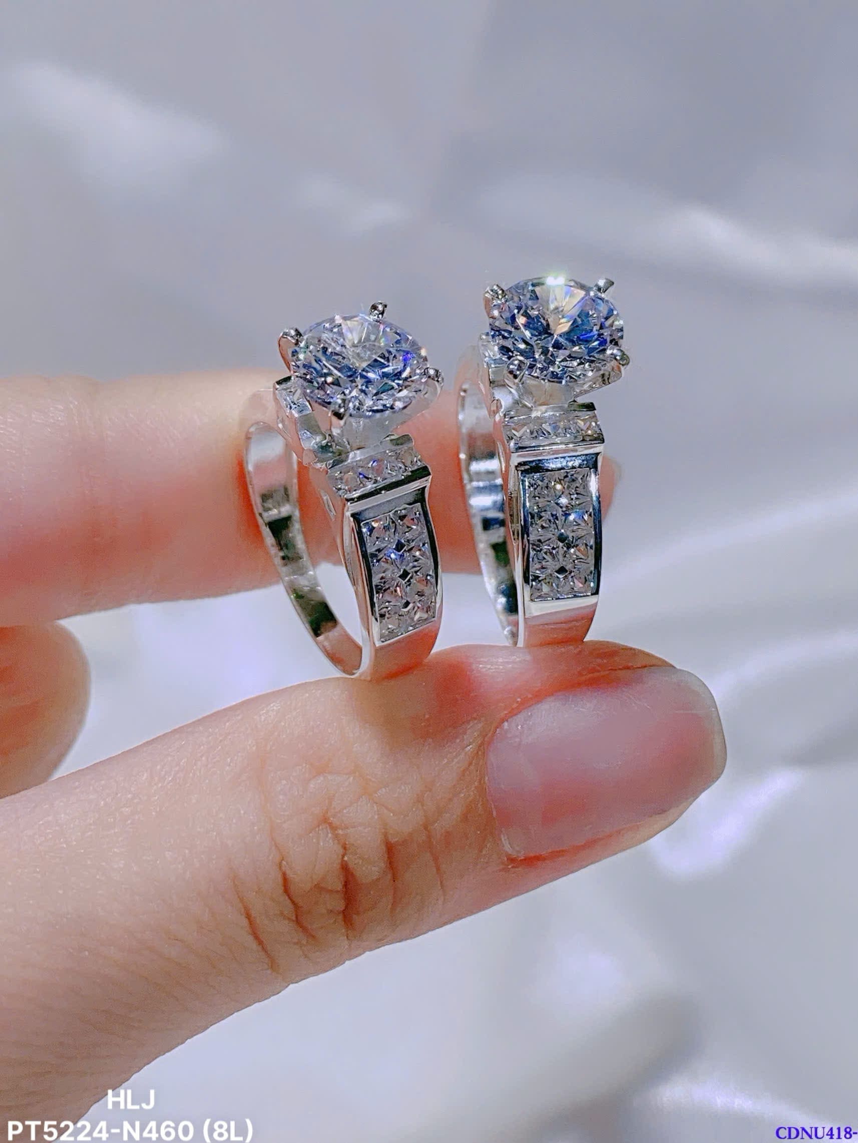 HexaCrown CZ Moissanite Ring – Architectural Sparkle